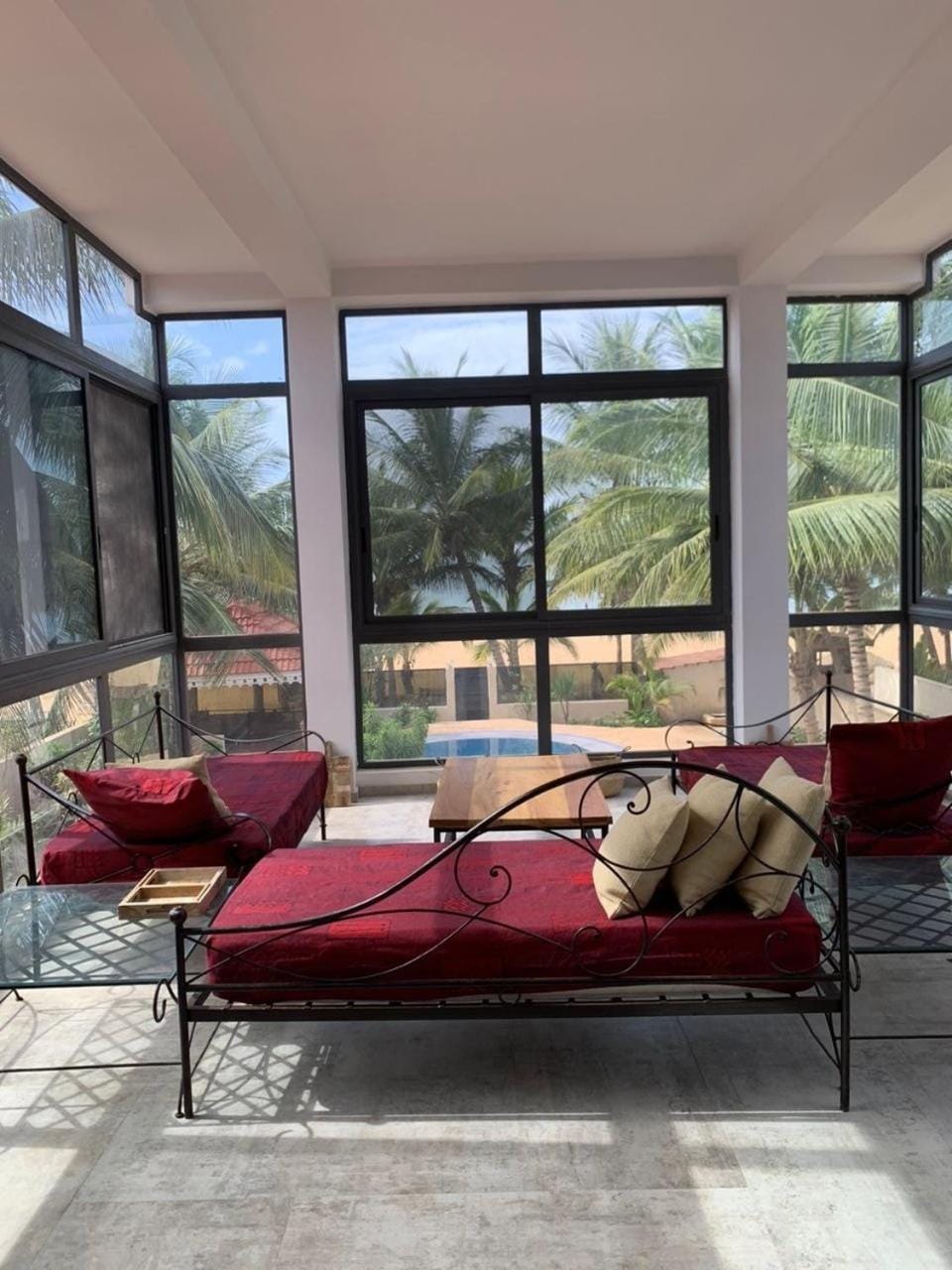 Beautiful waterfront villa, Saly Cristallines Villa in Saly