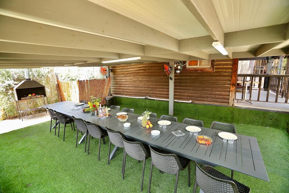 BBQ facilities, Garden, Seating area