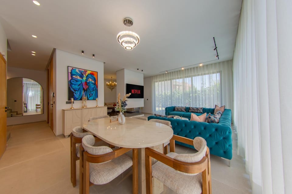 TV and multimedia, Living room, Dining area