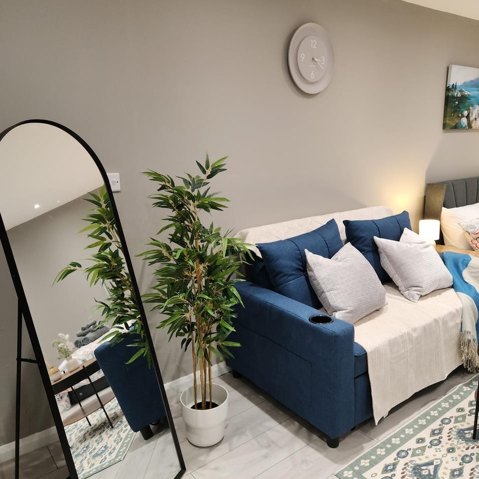 Spacious Luxe Suite New Build London and Essex Villa in Grays