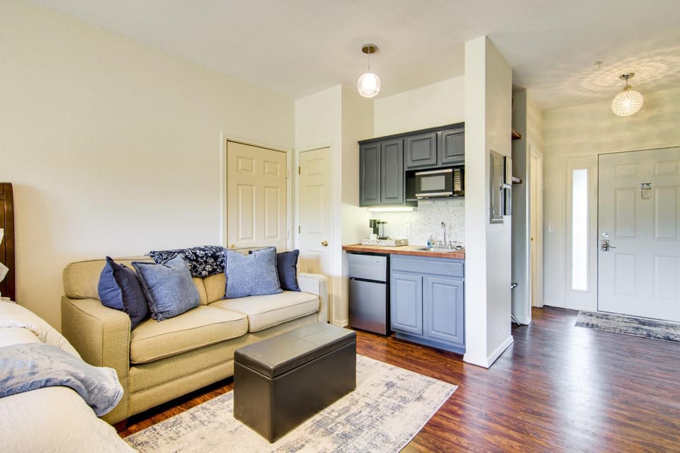 Charming Golf Resort Oasis Near Silver Dollar City Apartment in Table Rock Lake