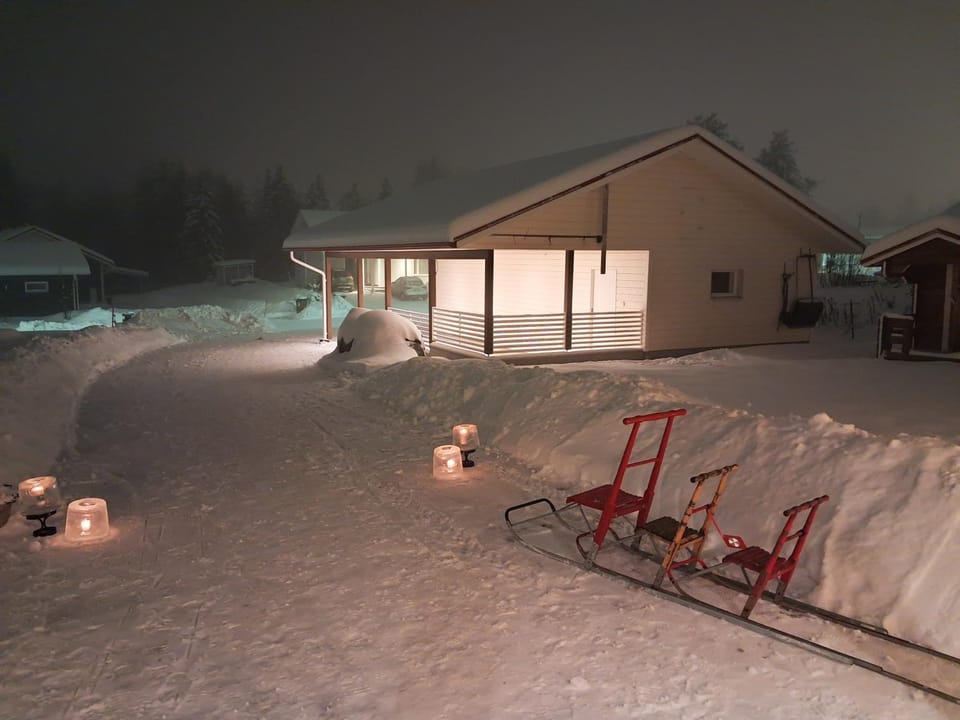 Property building, Winter, Parking