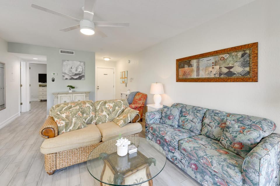 3 Mi to Siesta Key Beach: Condo w/ Heated Pool! House in Gulf Gate Estates
