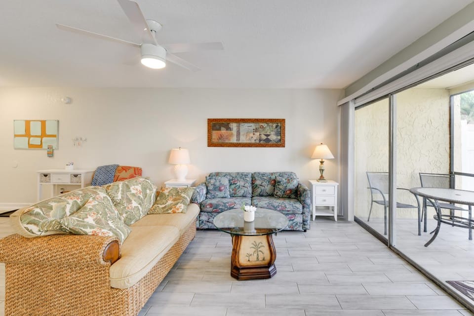 3 Mi to Siesta Key Beach: Condo w/ Heated Pool! House in Gulf Gate Estates