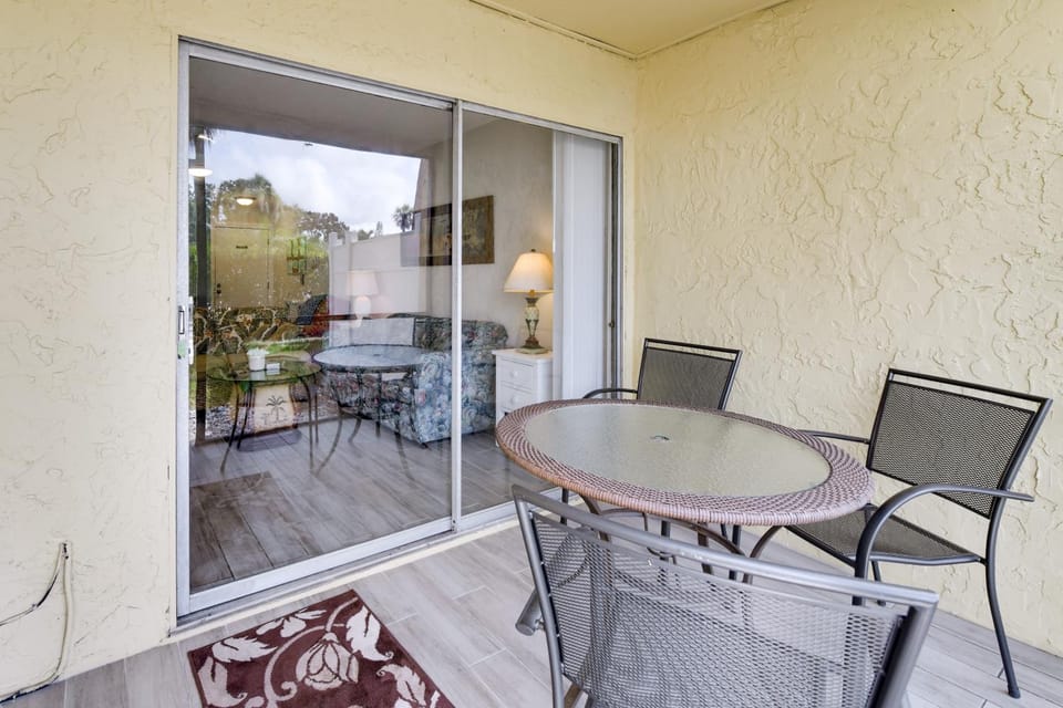 3 Mi to Siesta Key Beach: Condo w/ Heated Pool! House in Gulf Gate Estates