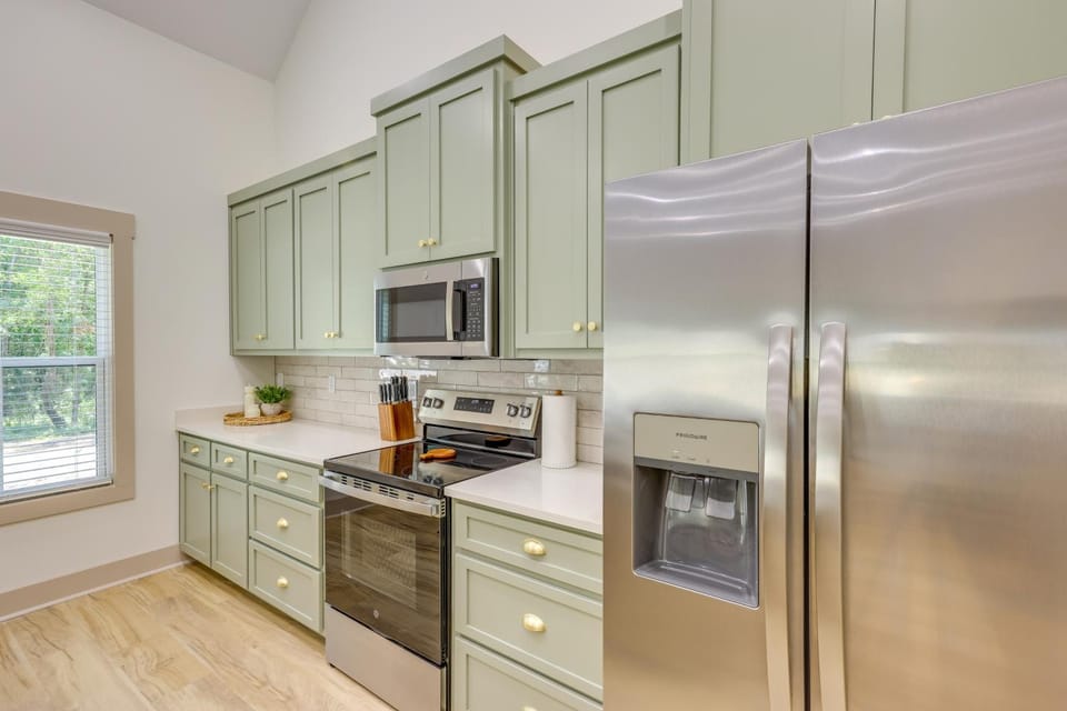 Walk to The Fields at 17 Springs: Millbrook Home! House in Millbrook