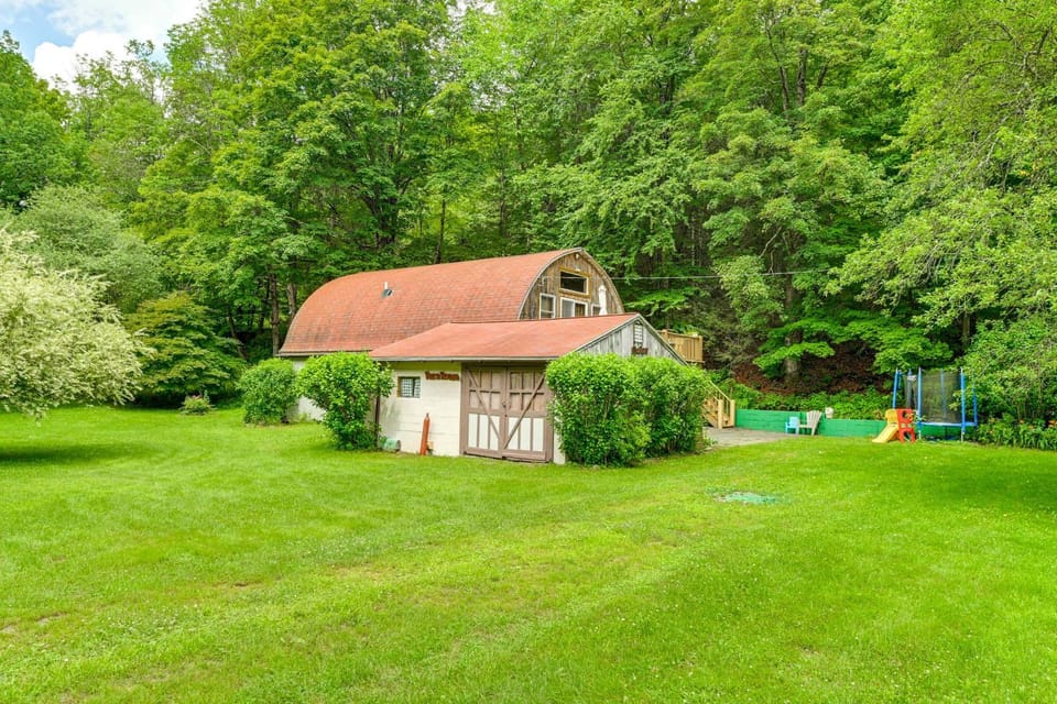 Hike & Fish: Delaware River Cabin w/ Views Cabin in Pennsylvania