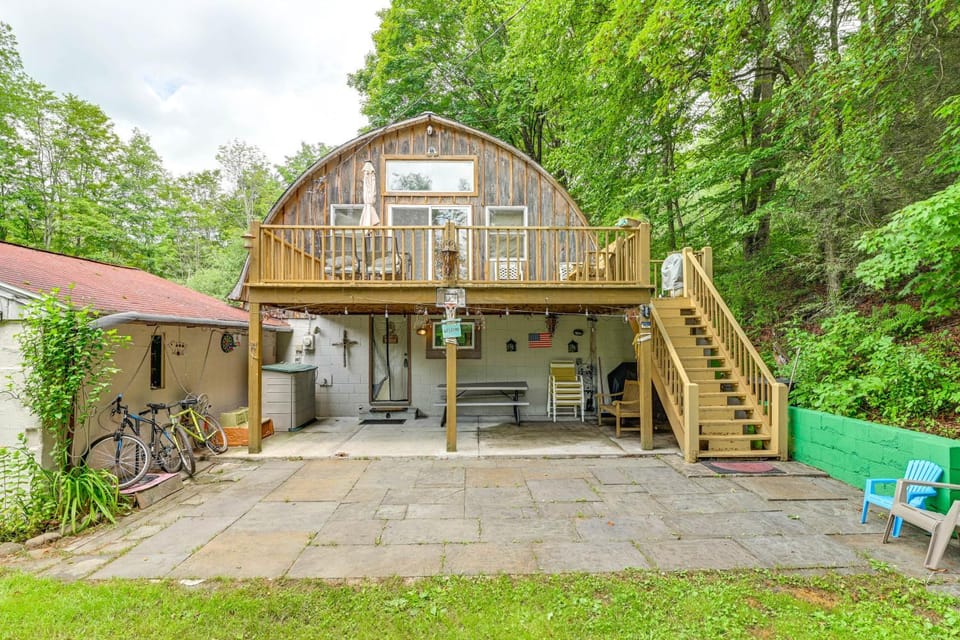 Hike & Fish: Delaware River Cabin w/ Views Cabin in Pennsylvania