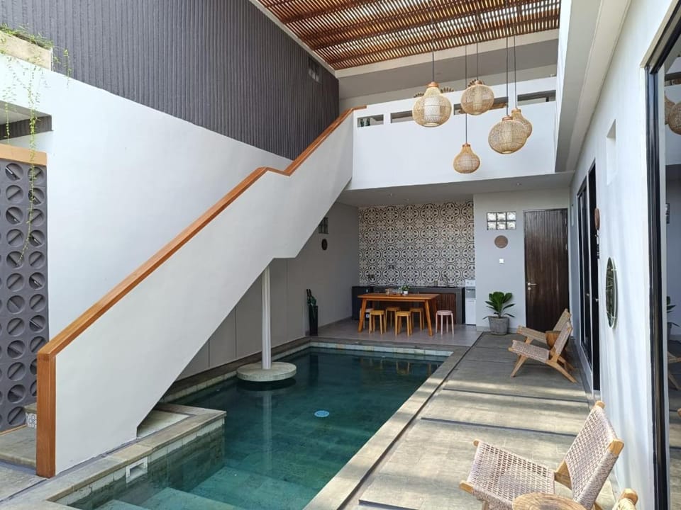 Property building, Swimming pool