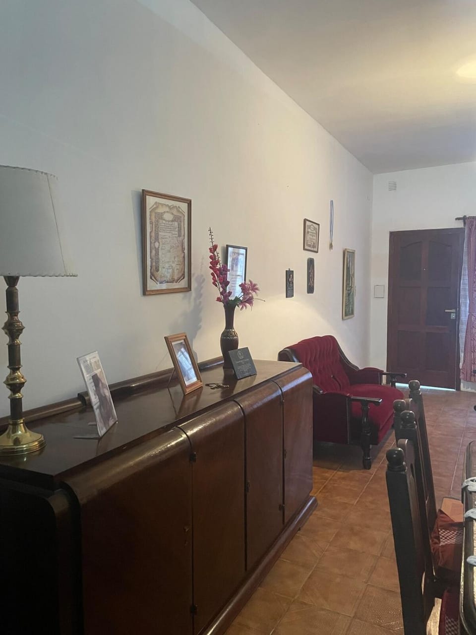 TV and multimedia, Living room, Seating area, hair dresser