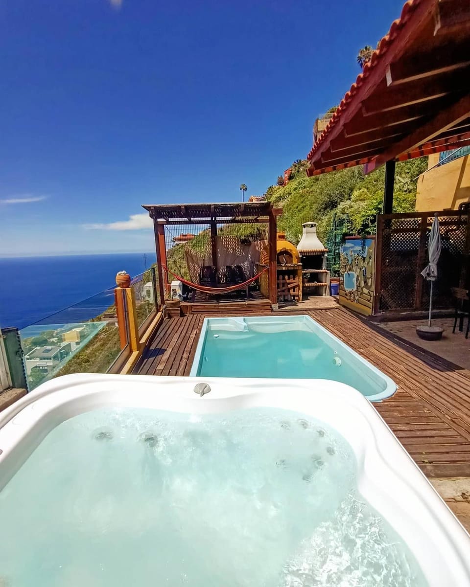 Hot Tub, Solarium, Swimming pool