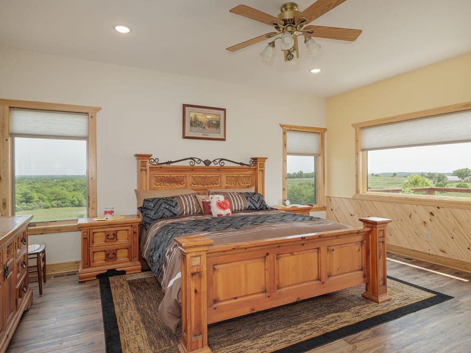 Bed, View (from property/room), Photo of the whole room, Bedroom