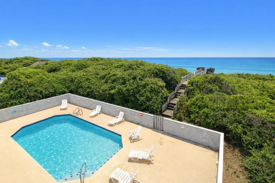 Bye D Sea - Pine Island, Oceanfront, Pool, Beach Access, Elevator, Linens House in Corolla