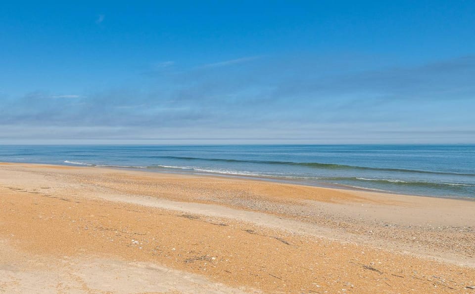 Bye D Sea - Pine Island, Oceanfront, Pool, Beach Access, Elevator, Linens House in Corolla