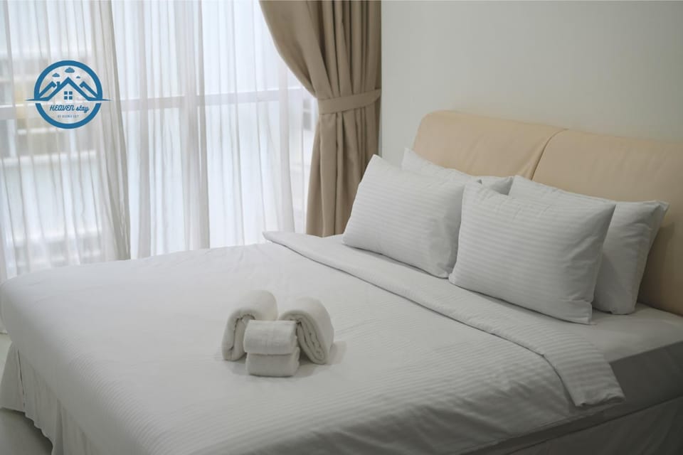 Bed, Quiet street view