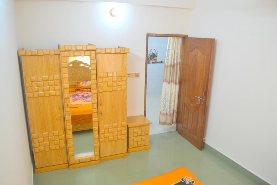 Bedroom, wardrobe