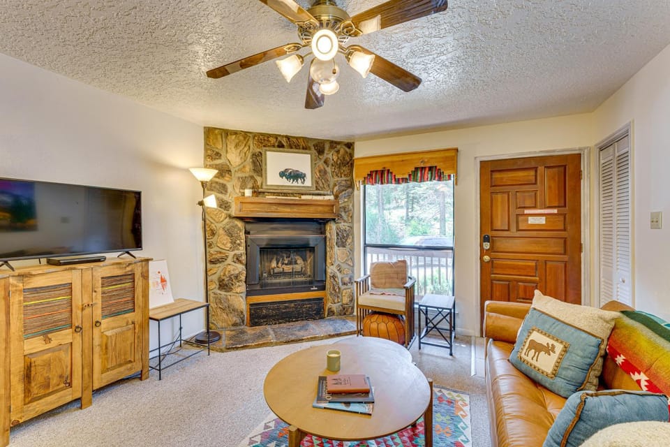 Bike, Hike & Ski: Creek-View Condo in Red River! House in Red River