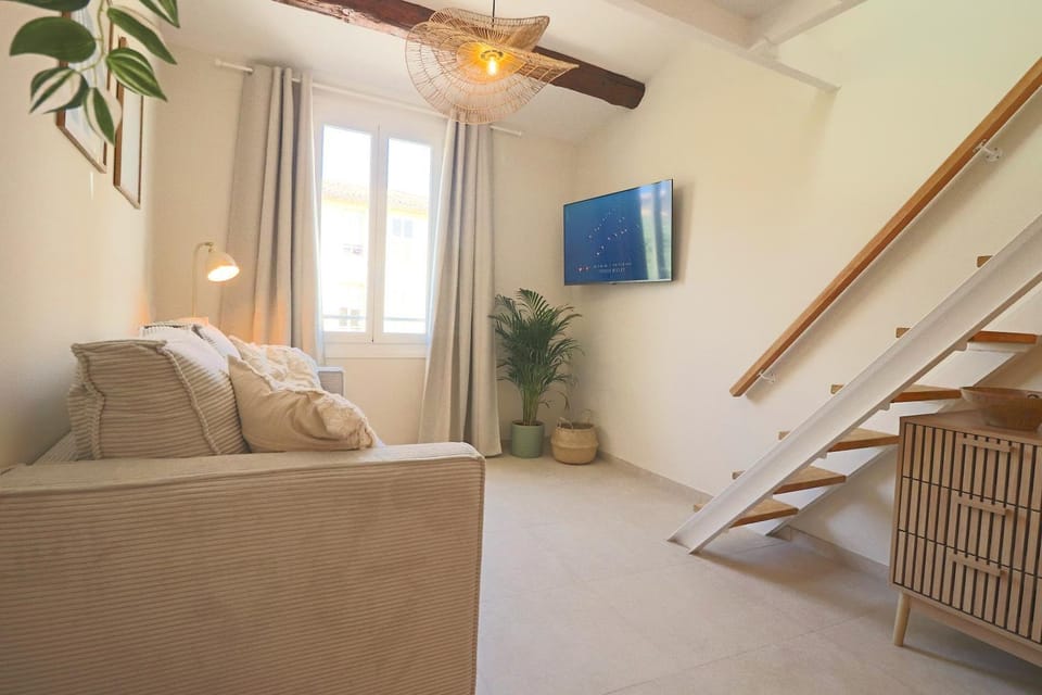 New! Beach Escape in Old Antibes Apartment in Antibes