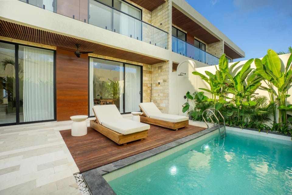 Balcony/Terrace, Seating area, Pool view, Swimming pool, sunbed