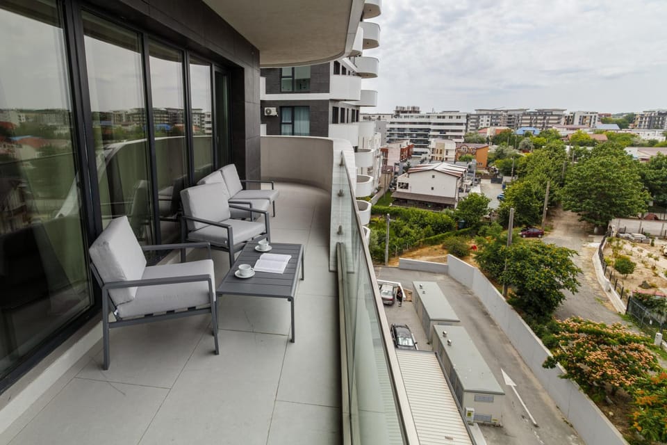 Property building, View (from property/room), Balcony/Terrace