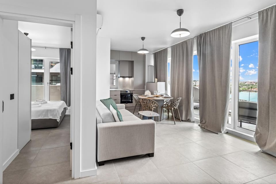 TV and multimedia, Kitchen or kitchenette, Living room, Photo of the whole room, Bedroom