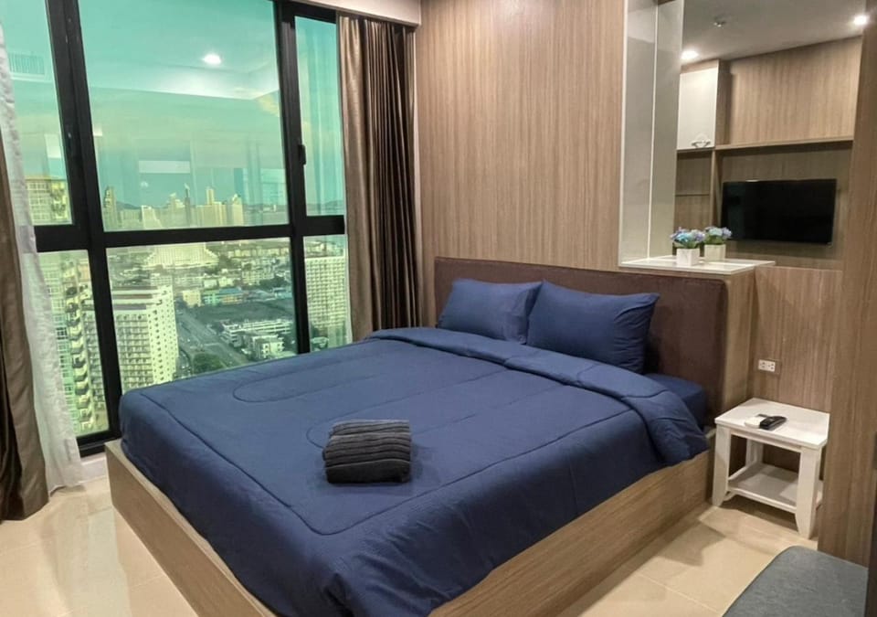 Bedroom, towels