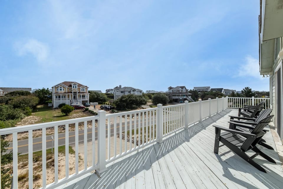 Whaler's Inn - Corolla, Whalehead, Ocean View, Beach 320 Yds, Pool, Hot Tub, Pets OK, Flex Stays House in Corolla