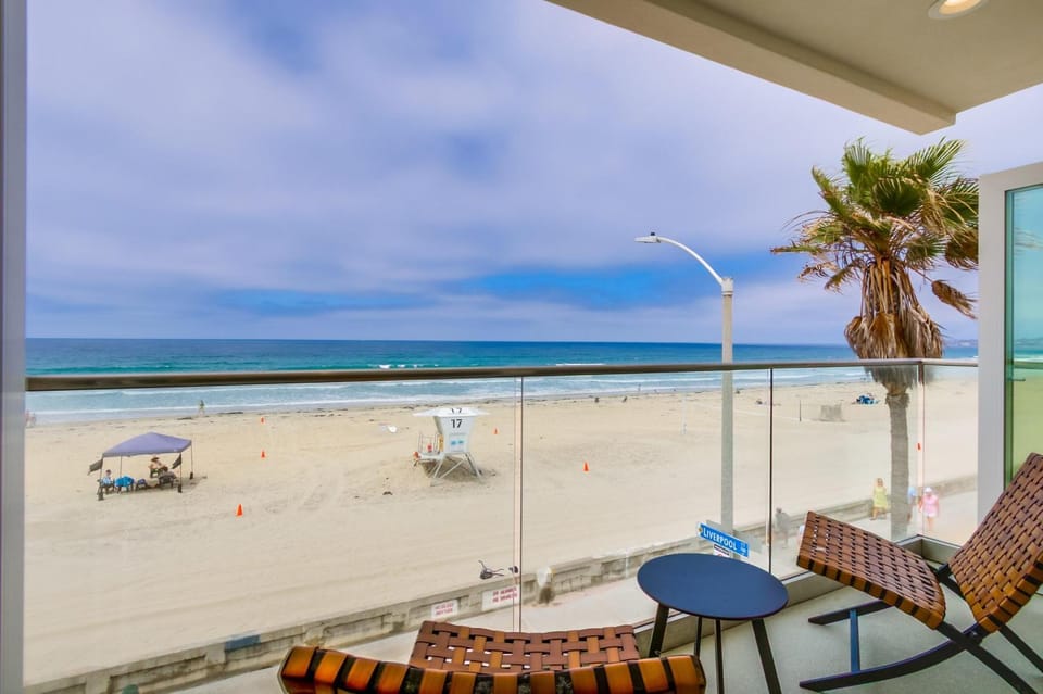 Patio, Day, Natural landscape, View (from property/room), Balcony/Terrace, Beach, Sea view