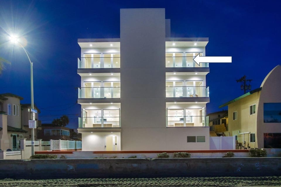 Property building, Night