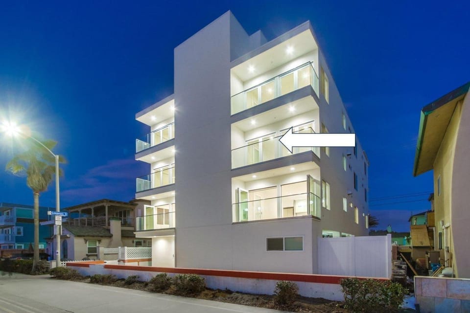 Property building, Night