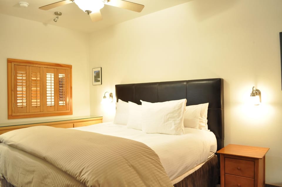 Juniper Springs Lodge #203 House in Mammoth Lakes