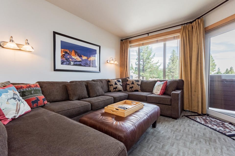 Juniper Springs Lodge #203 House in Mammoth Lakes