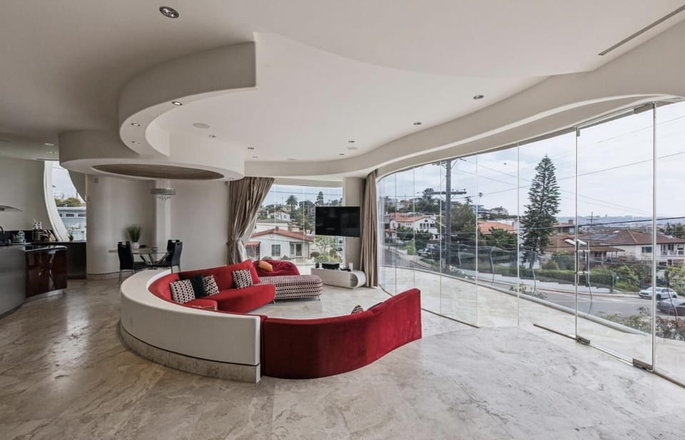 The Wave House! Custom Gem with Panoramic Views, Fire Pit, BBQ, Pool Table House in Point Loma