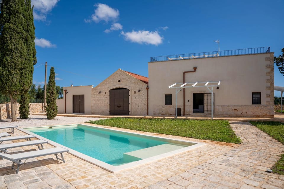 Property building, Pool view, Swimming pool