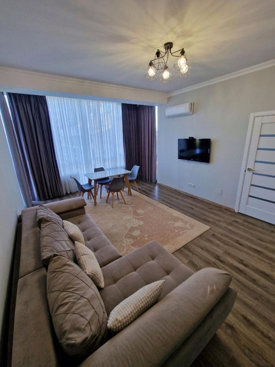 TV and multimedia, Seating area