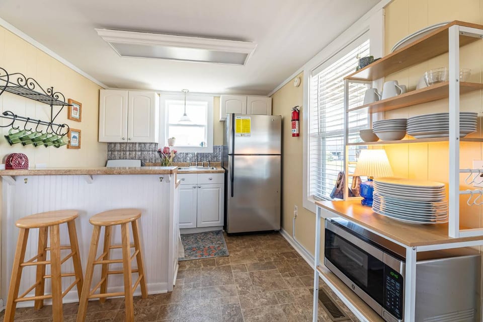 The Dune Bug - Nags Head MP 11.5, 150 ft to the Beach, Year Round Flex Stays House in Nags Head