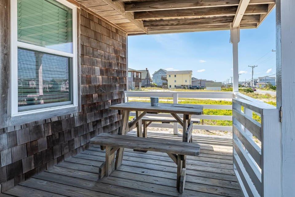 The Dune Bug - Nags Head MP 11.5, 150 ft to the Beach, Year Round Flex Stays House in Nags Head