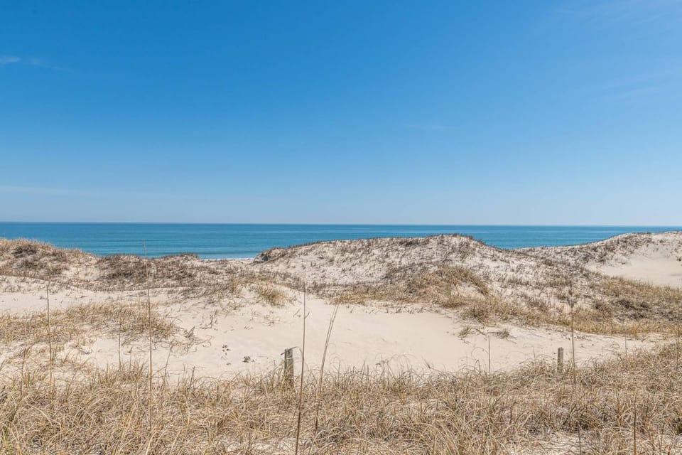 Swandipity - 4x4 Carova Beach, Unobstructed Ocean Views, Pool, Hot Tub, Flex Stays House in Carova Beach
