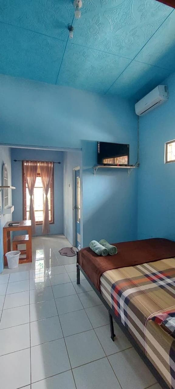 Photo of the whole room, Bedroom, air conditioner