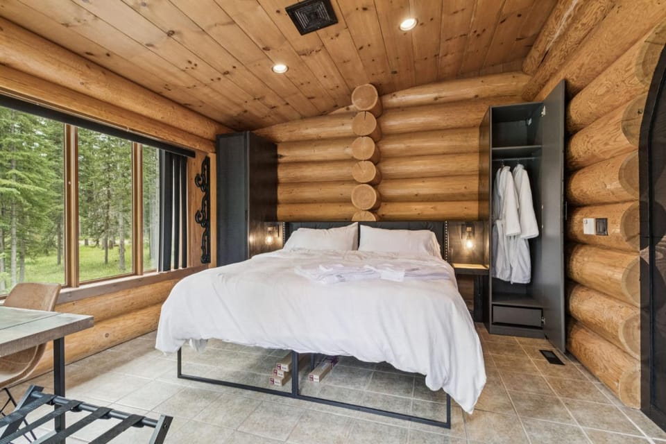 Nordegg Timber Estate Villa in Clearwater County
