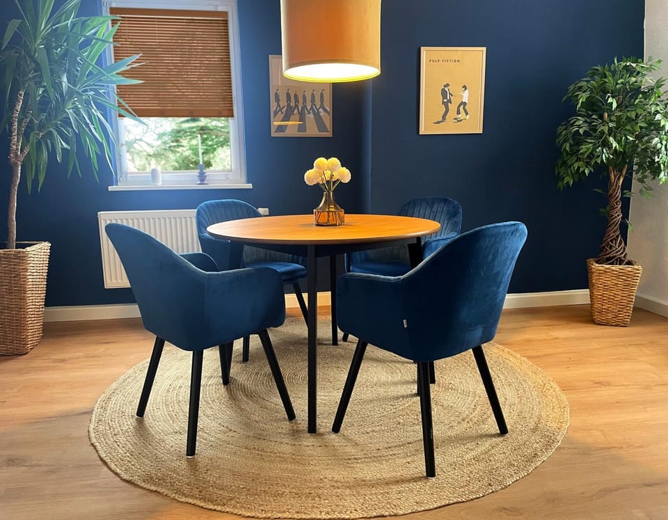 Seating area, Dining area