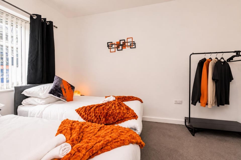 Vibrant 1BR Ground Floor in SO14 City Centre & Sleeps Up to 5! Apartment in Southampton
