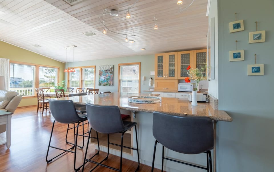 SeaEsta - Corolla, Ocean Sands, 430 Yds to Beach, Pool, Hot Tub, Flex Stays House in Corolla