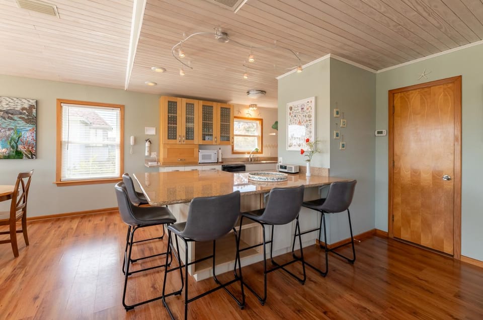 SeaEsta - Corolla, Ocean Sands, 430 Yds to Beach, Pool, Hot Tub, Flex Stays House in Corolla