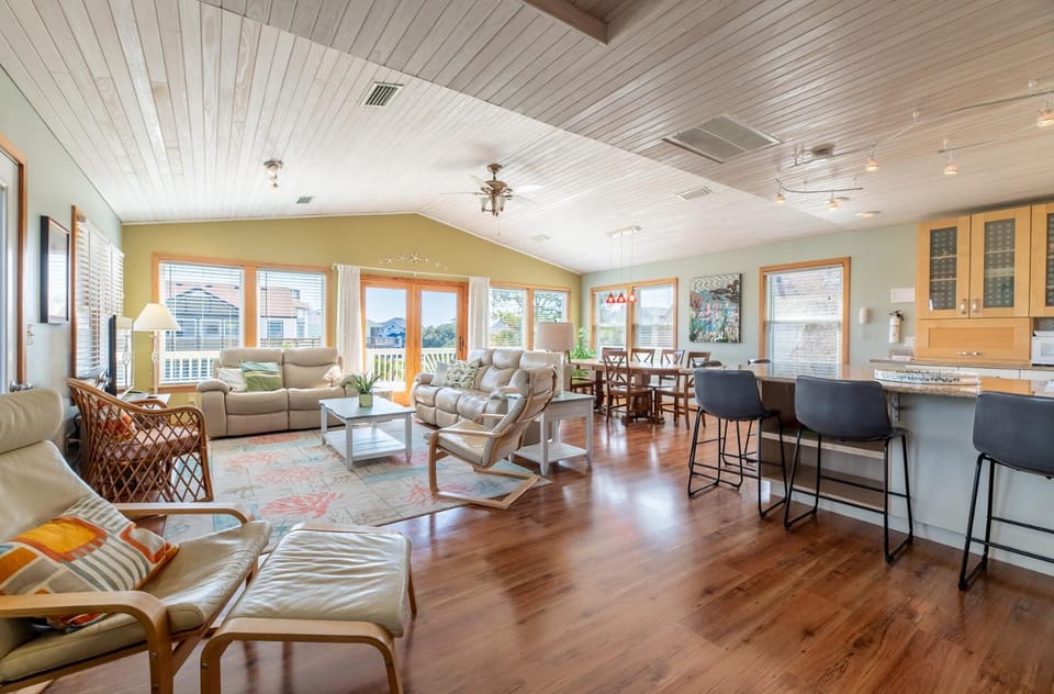 SeaEsta - Corolla, Ocean Sands, 430 Yds to Beach, Pool, Hot Tub, Flex Stays House in Corolla