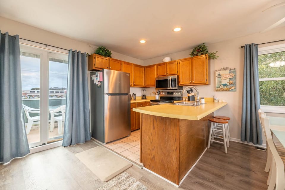 Sandpiper Trace - KDH MP 7.5, Oceanside, 375 Yds to Beach, Perfect for Families, Pets OK, Flex Stays House in Kill Devil Hills