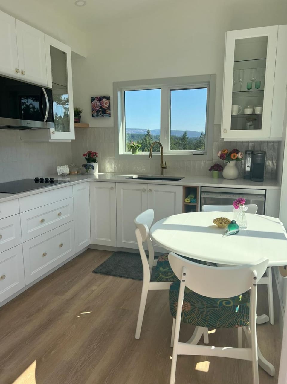 Serene Forest Retreat Apartment in Vancouver Island