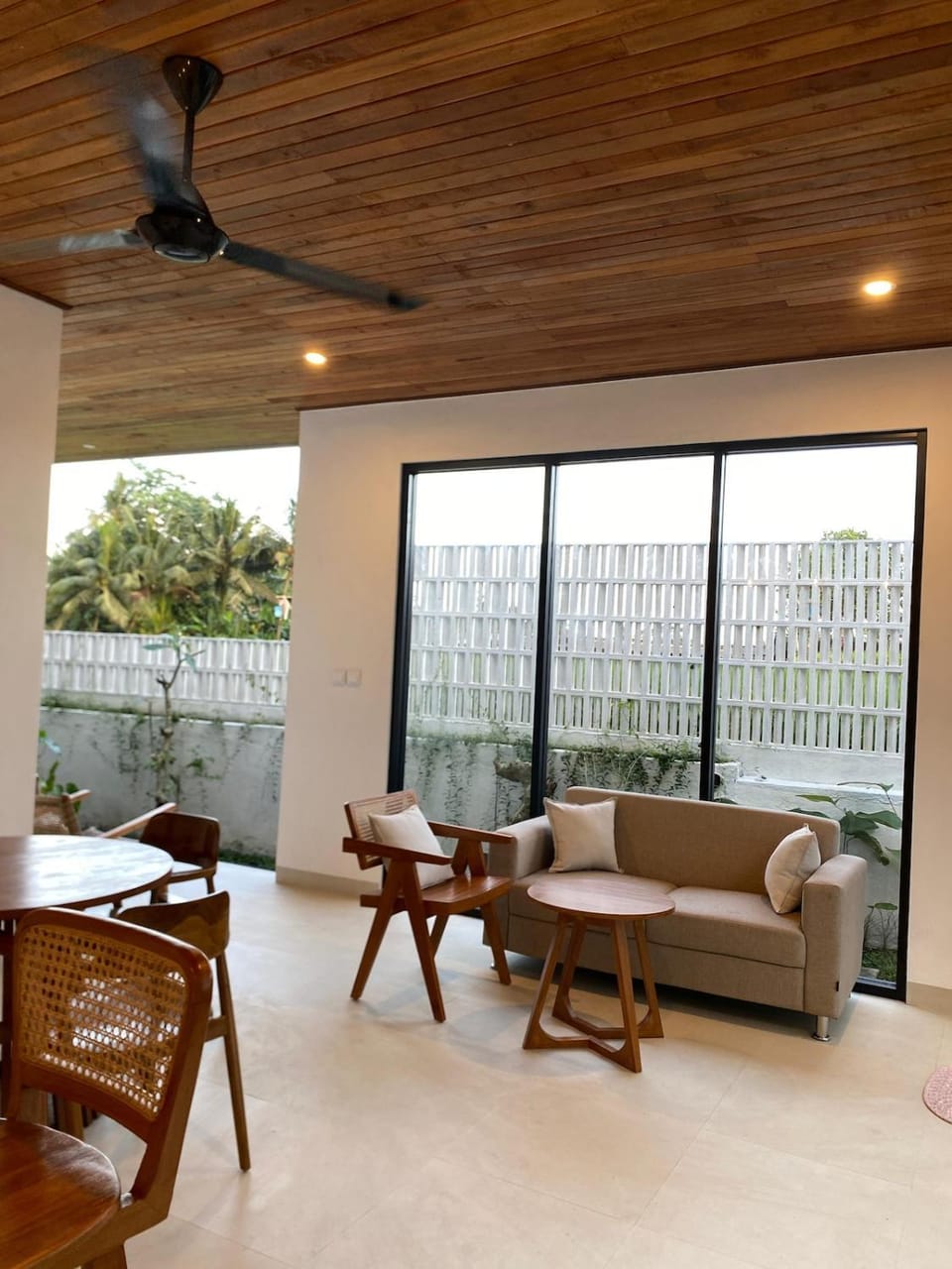 Living room, Dining area