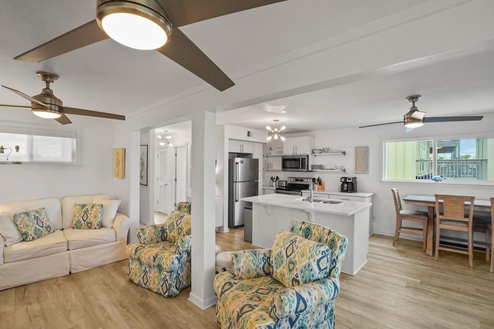 Vitamin Sea by Coastline Vacation Rentals House in Florida