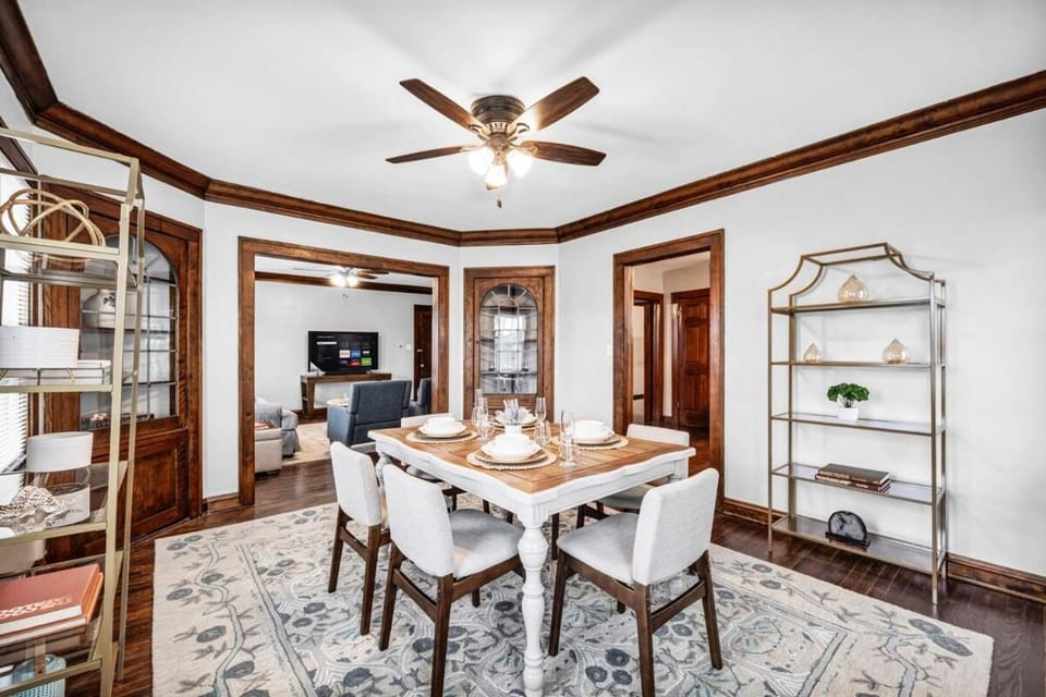 Suite Dreams Cleveland Apartment in Shaker Heights